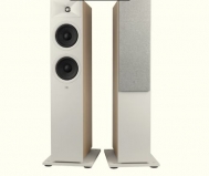 JBL 260F floorstanding speakers in white/latte