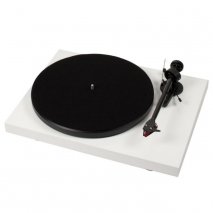 Pro-Ject Debut Carbon Turntable in White front