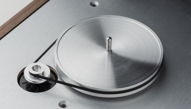 Pro-Ject The Classic Evo Turntable in Walnut - belt drive