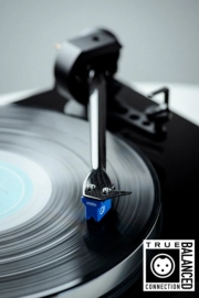 Pro-Ject X8 Turntable in Black - close up 3